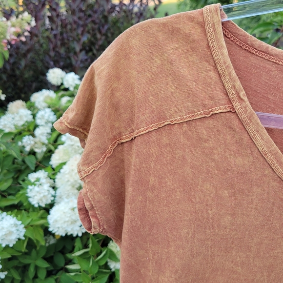 American Able V Neck Mineral Washed Rust color cap sleeve t-shirt size S… - Picture 6 of 8